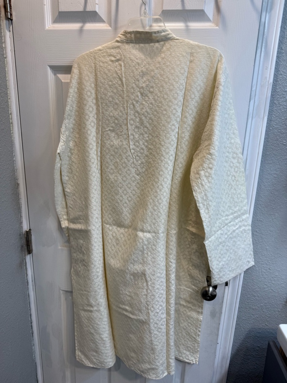 Men’s Fabindia Cream Embossed ethnic Cotton silk kurta and churidar pajama - Picture 7 of 11